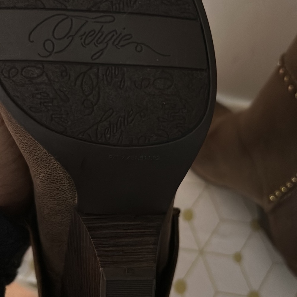 Fergie boots - Picture 4 of 4